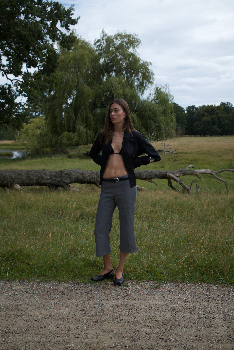 Tidsløs sort blazer i hør