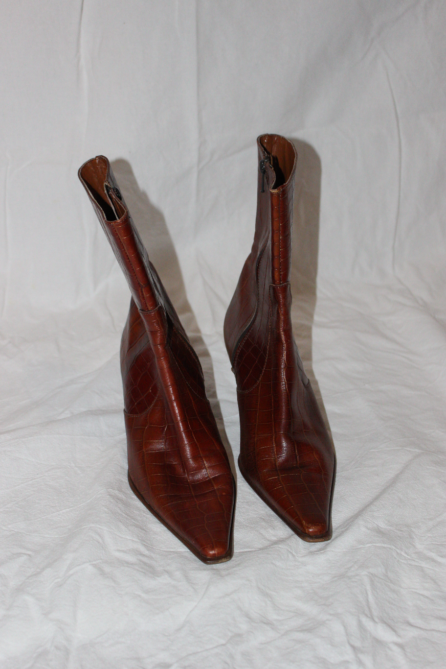 Spidse støvler i læder