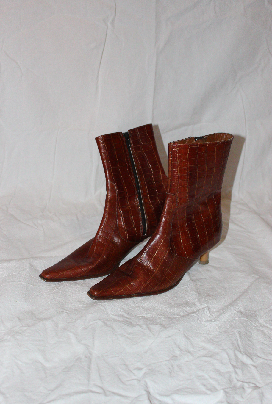 Spidse støvler i læder