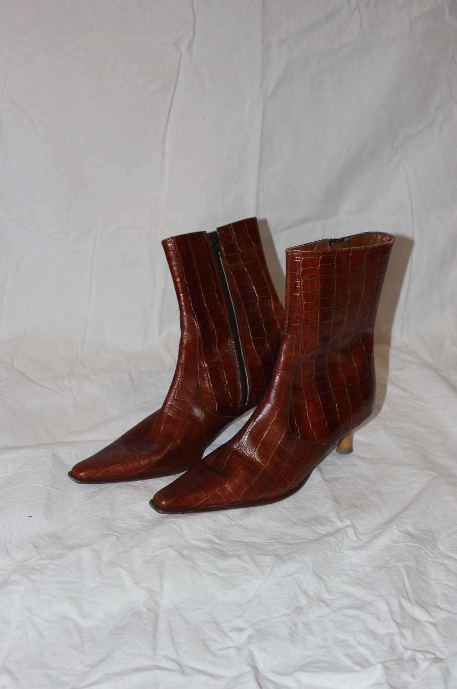 Spidse støvler i læder