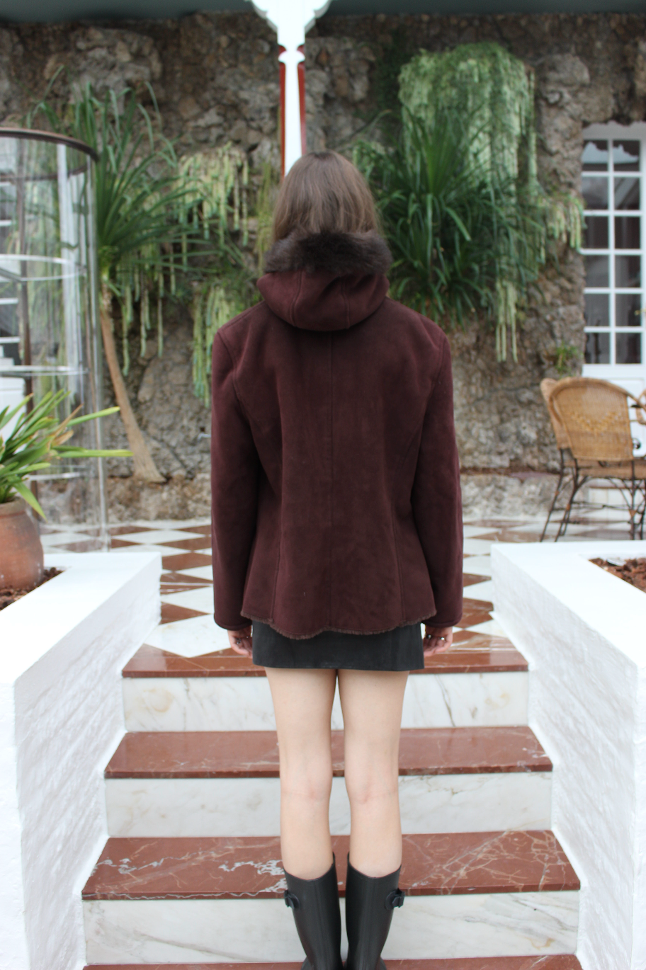 Kort sherlingjakke m. hætte