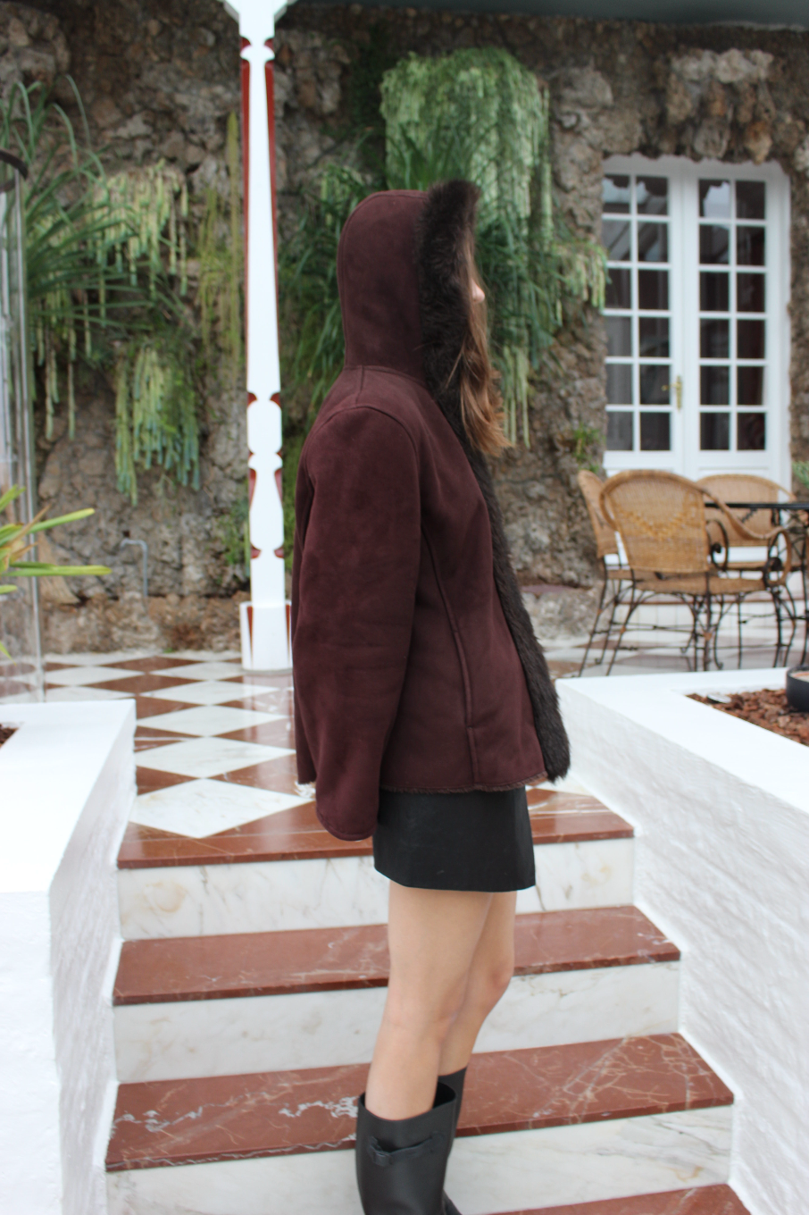 Kort sherlingjakke m. hætte