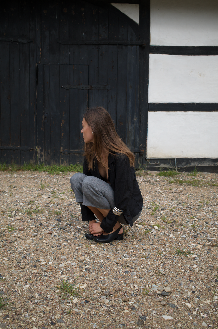 Tidsløs sort blazer i hør