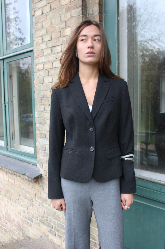 Klassisk blazer i mørkegrå